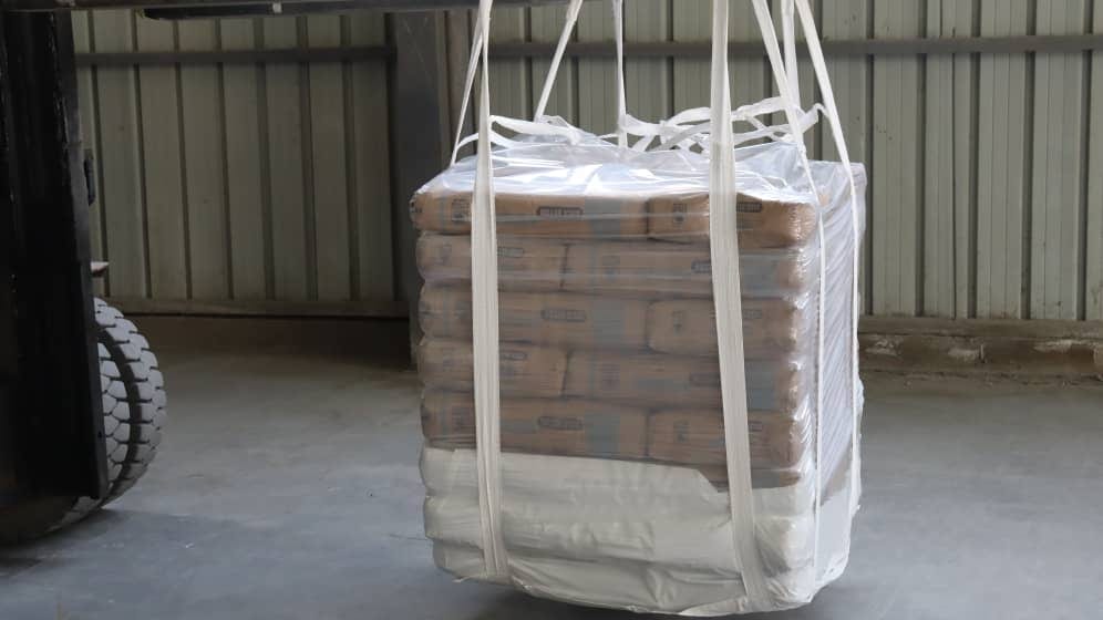 Big-bag de sacs palettisés en entrepôt